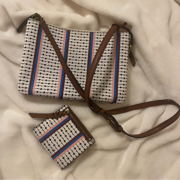 Fossil | Matching Purse and Wallet - Picture 7 of 16